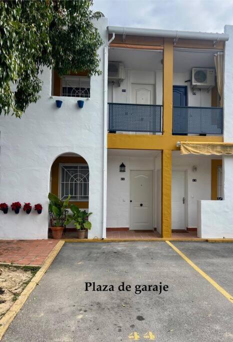 A 8km Sevilla Centro Apartment *